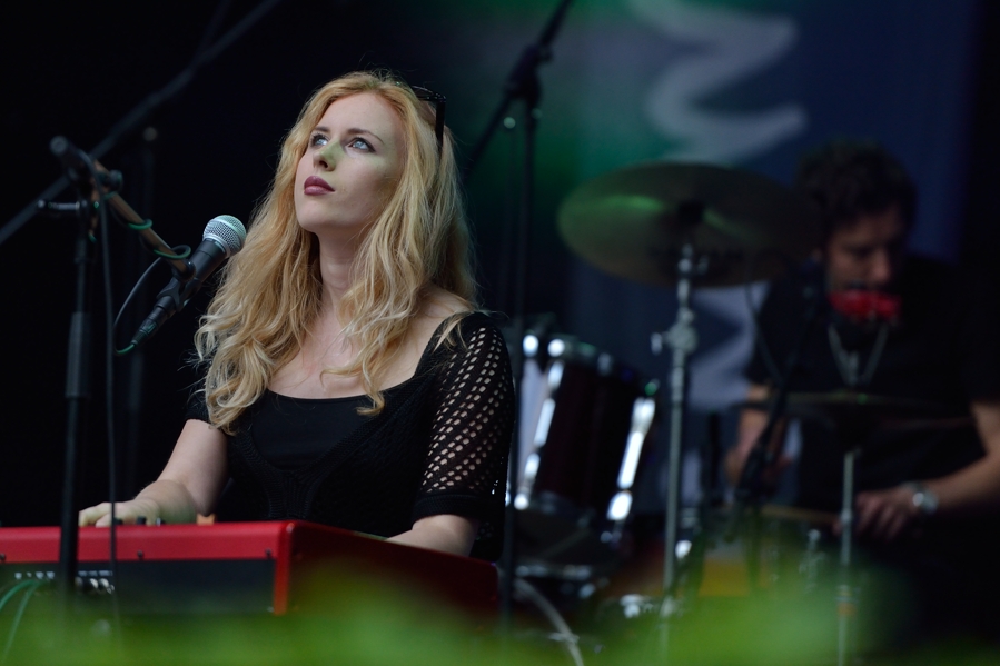 Holly Macve 2016